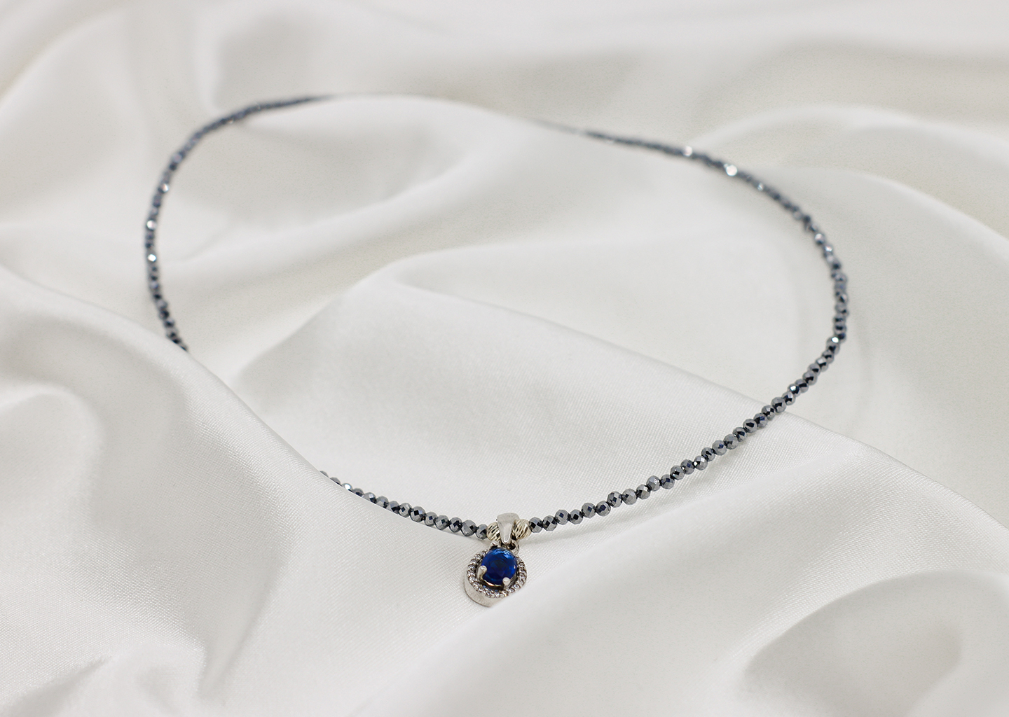 Home 17 Colier Aura Albastra